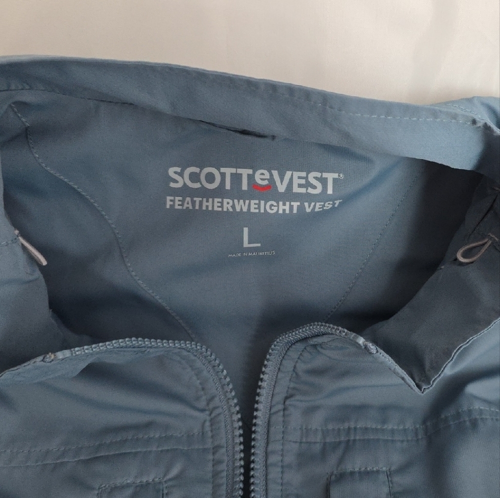 SCOTTeVEST Featherweight vest - 16 Hidden Pockets - size L - Cadet Blue - Picture 2 of 11